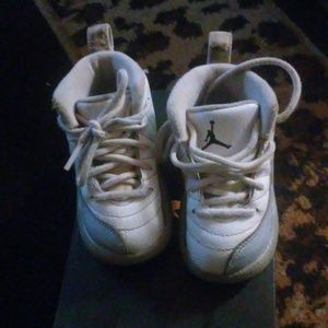 Jordan 12s white and grey size 5c